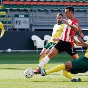 开云官方官网-扎哈维火力全开轰入荷甲第60000球 近5战7球1助攻